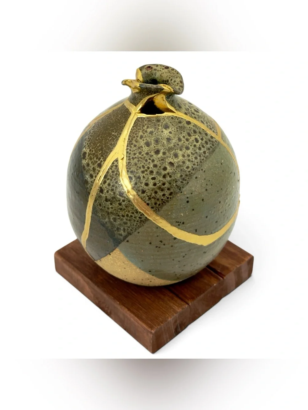 Kintsugi Vase Handmade Pottery Gold Crack Art Personal Growth Anniversary Gift